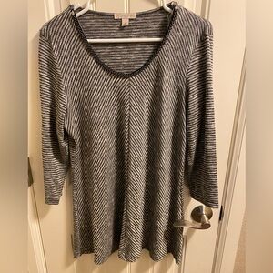 DB L sweater Established 1962 size large L LG gray striped top neck embellished
